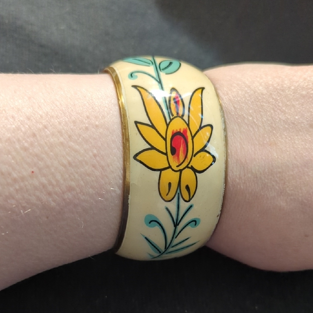 Gold Tone Cream Yellow Sunflower Floral Chunky Bangle Statement Bracelet